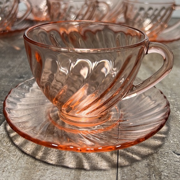 Vintage Arcoroc France Rosaline Pink Swirl Teacups/Coffee Cups Saucers Set 6 - Picture 3 of 7